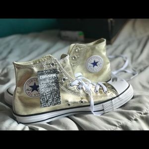 Light gold Converse